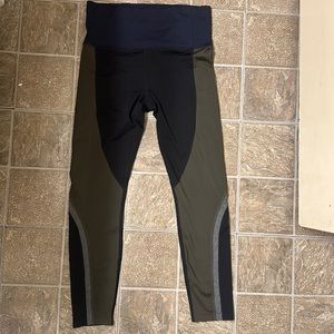 Athleta color block 7/8 legging